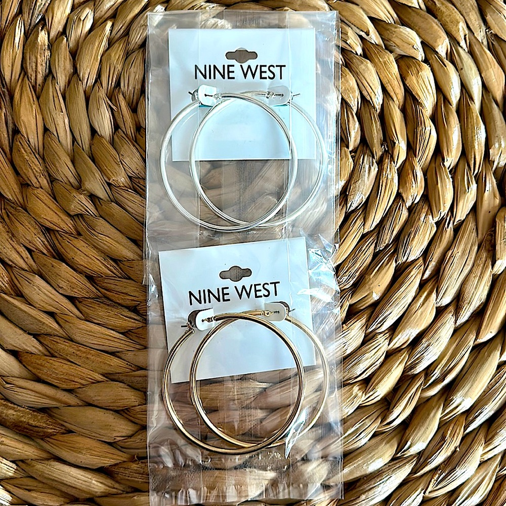Set of Two Large Hoops/ 1 silver 1 gold 💫